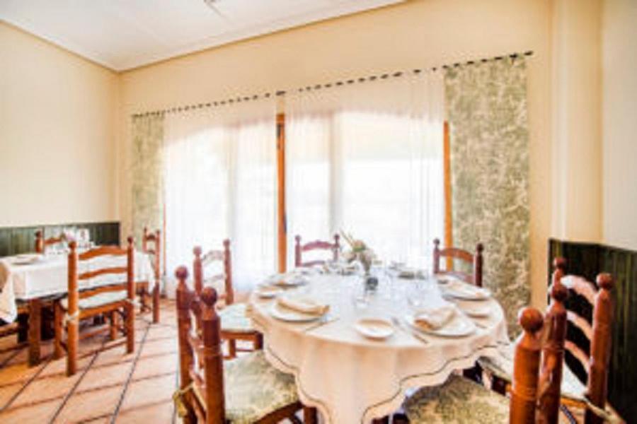 La Hosteria De Оропеса Экстерьер фото
